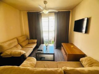 Habitación en apartamento a compartir de diseño recién renovado - Águilas - 0