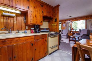 Stony Shore Cabin by Simple Life Rentals - Sturgeon Bay - 1