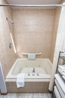 Hilltop Hideaway Unit B-5 by Simple Life Rentals - Fish Creek - 4