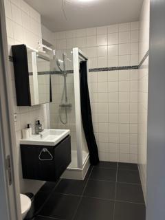 Apartment with Balcony in Brussels Center - 5