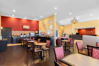 SureStay Plus by Best Western San Antonio Fiesta Inn - San Antonio - 4
