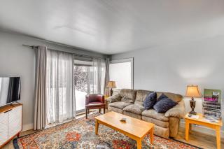 Near Hiking Cozy Anchorage Retreat with Fireplace! - Anchorage - 7