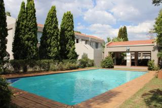 Modern 2-Bedroom Home with Pool Access - 0