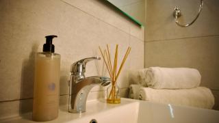 Sea Front Studio with Valletta Views - Kalkara - 5