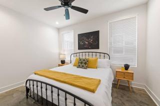 Teche House KING Bed Luxury Getaway Fast WiFi - 5
