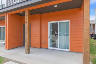 Teche House KING Bed Luxury Getaway Fast WiFi - 2