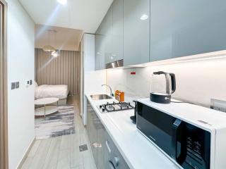 Luxury Studio near burj khalifa in Azizi Riviera - 2