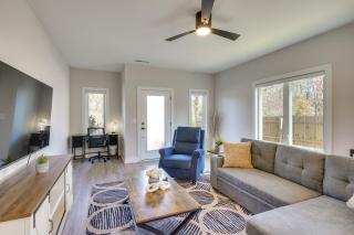 2 Mi to Duke and 3 Mi to Downtown Durham Townhome - Durham - 0