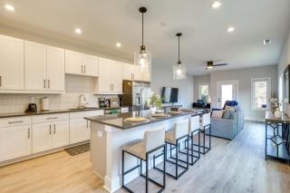 2 Mi to Duke and 3 Mi to Downtown Durham Townhome - Durham - 5