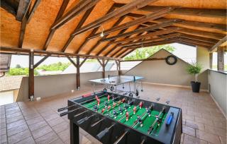 3 Bedroom Cozy Home In Gornje Plavnice - 9