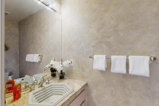 Bear-foot Retreat - 1