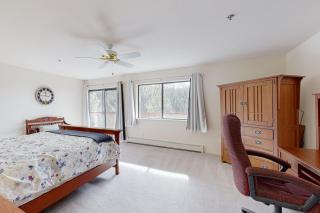 Bear-foot Retreat - 1