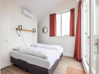 Vacation Home by the Harbor with Views - Uitgeest - 9