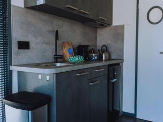 Modern houseboat with air conditioning located in marina - Uitgeest - 8