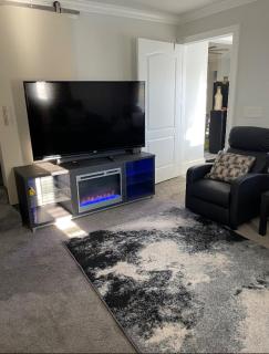 Beautiful Private 4-bedroom home on 2 acres - 5