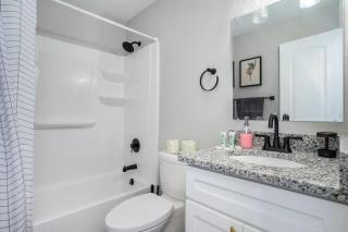 OV Mosaic Otter Suite - North Camellia Acres - 1