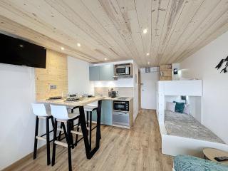 Studio cosy 4 pers, balcon sud, pied des pistes et commerces, Les Menuires - La Croisette - FR-1-178-360 - 0