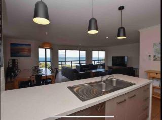 Sandcastle - A Esplanade Place, Stunning Views - Kingscote - 2