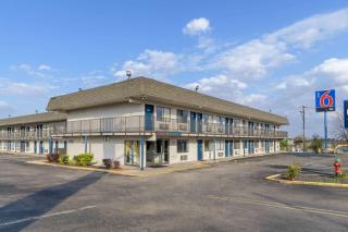 Home 6 Motel - Topeka - 0