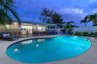Breezy Blue-Pool Hot Tub Minutes to Beach Games - Largo - 9