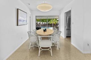 Breezy Blue-Pool Hot Tub Minutes to Beach Games - 2