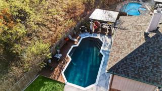 Luxury Holiday Villa with Pool - Dallas - 8