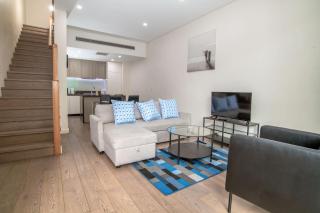 2-Level Apt with 3 Beds 3 Baths & Free Parking in Waterloo - Sídney - 0