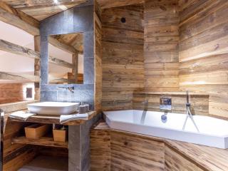 Appartement raffiné avec cheminée, balnéo et Wi-Fi à Val-d’Isère - FR-1-694-44 - Val dʼIsère - 1