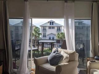 Miramar Beach - steps from private beach access! - Destin - 8