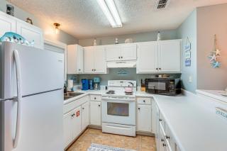 Walk to Beach Condo with Balcony in PCB! - Panama City Beach - 1
