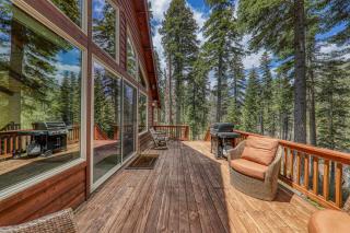 Eagle Rock By Tahoe Getaways - 4BR West Shore w Hot Tub & Close to Hiking! - Homewood - 2