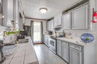 9 Mi to Water Park Silver Creek Gem with Fireplace! - Prentiss - 8