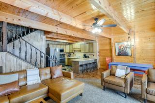 Island Park Cabin with Deck about 22 Mi to Yellowstone! - Island Park - 6