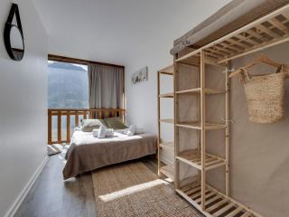 Grand Duplex 120m², 5 Pièces au Coeur de Tignes le Lac, 3 Chambres Doubles, Balcon et Terrasse Sud - FR-1-641-60 - 1