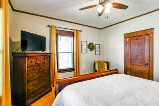 Charming Winterset Vacation Rental with Yard and Patio - 1