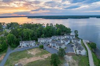 Boat Slip, Pontoon Rental, Lake Views, Game Room, Fire Pit - Littleton - 0