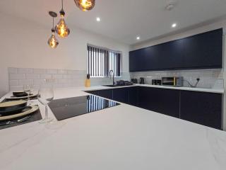 luxuriously 4-Bed WG Apartment - 7