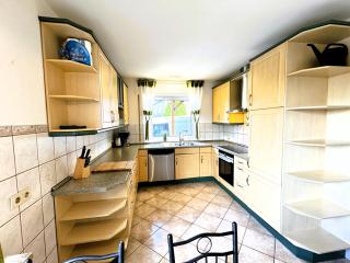 150m² Apartment nahe A1 - 5 Schlafzimmern - 3 Bäder - 50m² Terrasse - 4