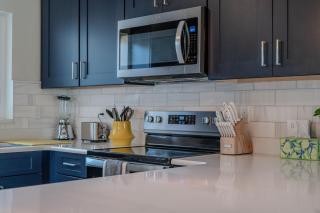 Luxury design, hot tub, close proximity to beach - Melbourne - 7