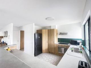 Charming Central Cotton Tree Unit - Maroochydore - 5