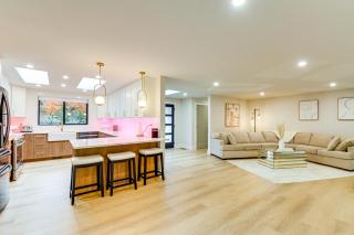 Walk to Waterfront Park Modern Home in Tacoma - Tacoma - 4