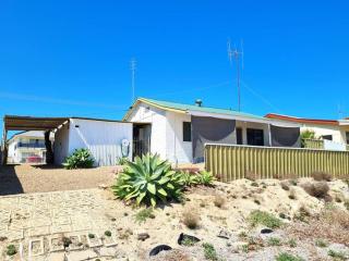 Crab Claw Cottage - Port Broughton - 0