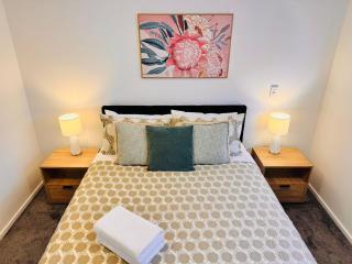 City Stadium Stay CBD Apartment B, CHC - 9