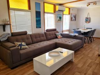 Lil Blue Beach House - 6