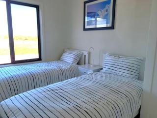 Sturt Bay Retreat - - 4