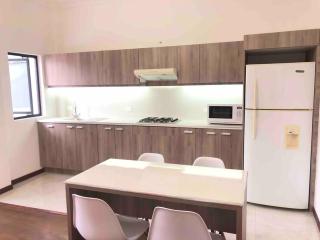 Elegante Departamento a 5 minutos del centro - Loja - 1