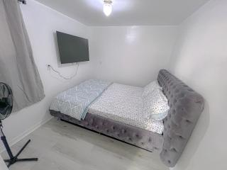 D4 Room Near Airport - Brampton - 7