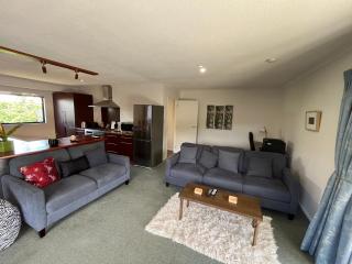 The Iron Gate Family Hideaway - Pet Friendly - Cromwell - 6