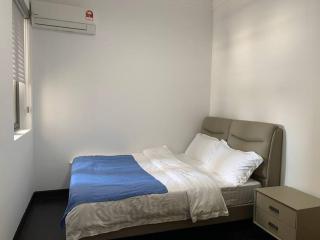 Cozy 3R2B R&F Princess Cove 公主湾 5min Walk to CIQ - Johor Bahru - 2