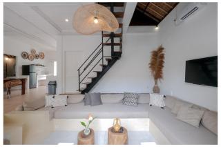 Villa Barat - 6BR Villa Next to Canggu Beach - Canggu - 3